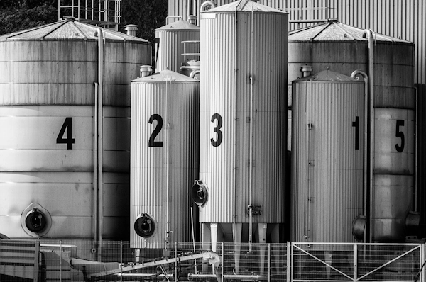 Silos de stockage de produits chimiques.